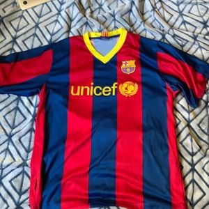 David villa t shirt it’s a kids x large but probably could fit a adults small